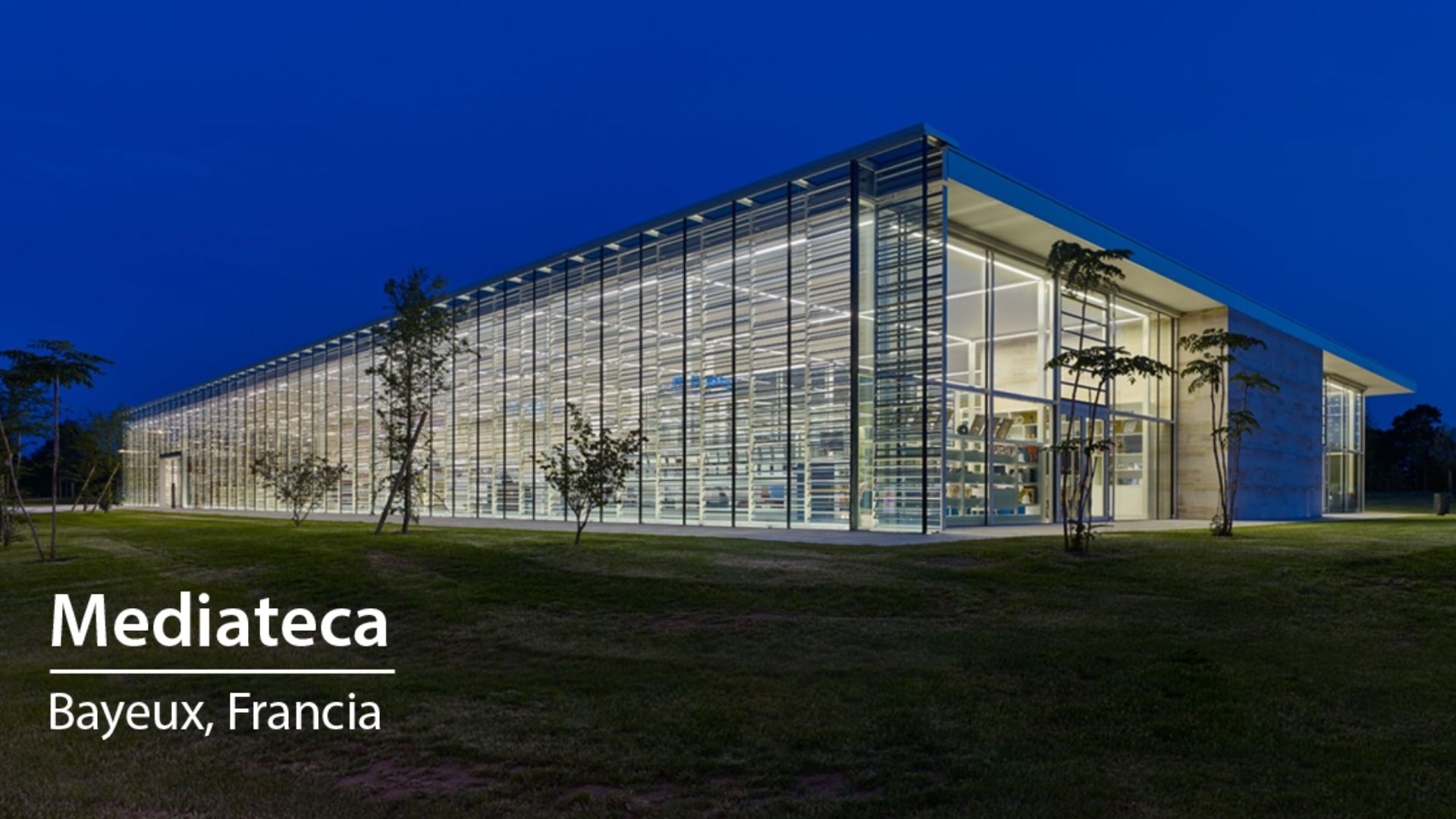 Mediateca di Bayeux. Una luce culturale immersa nel verde