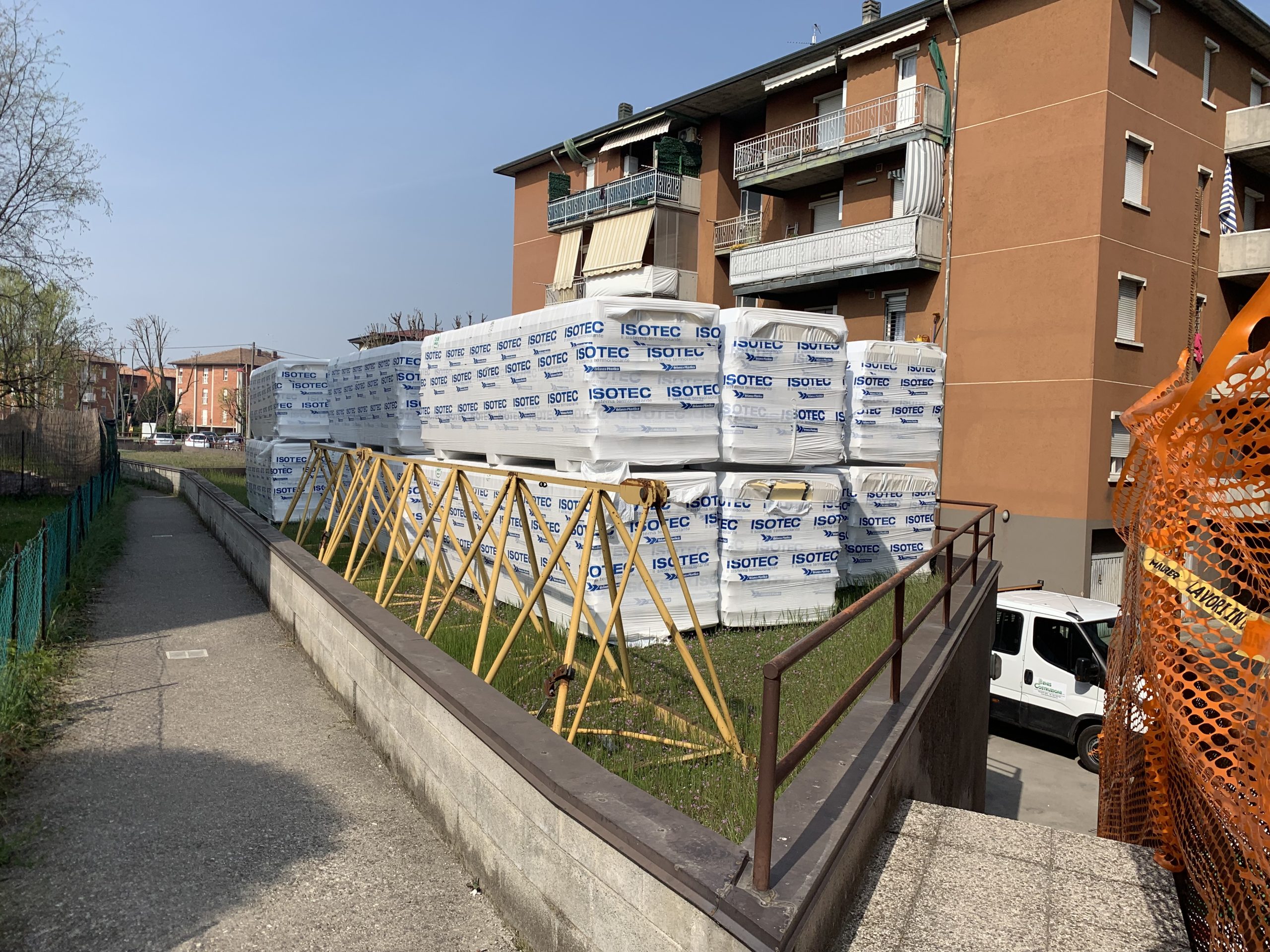 La ristrutturazione energetica di un condominio in Lombardia con Isotec