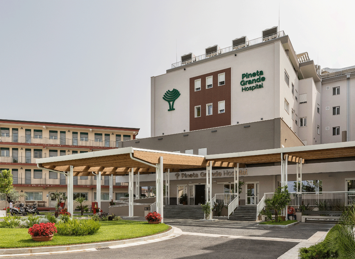 Edilizia ospedaliera: l’intervento di ampliamento per il Pineta Grande Hospital