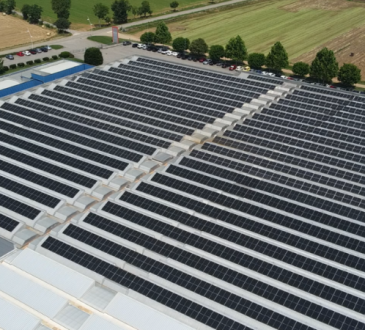 Dimezzare la bolletta con un impianto fotovoltaico industriale