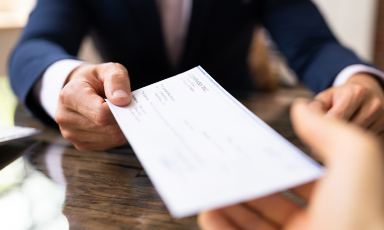 Geometri, parcelle e cartelle fiscali: quando la PA potrà trattenere il compenso?