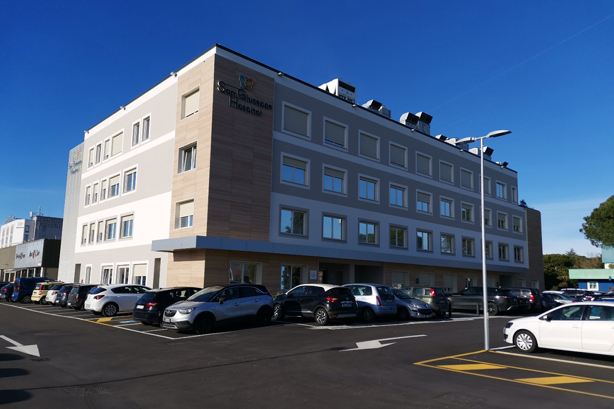 Clinica privata ad Arezzo con isolamento sismico alla base: efficienza e comfort con il sistema TRIS®
